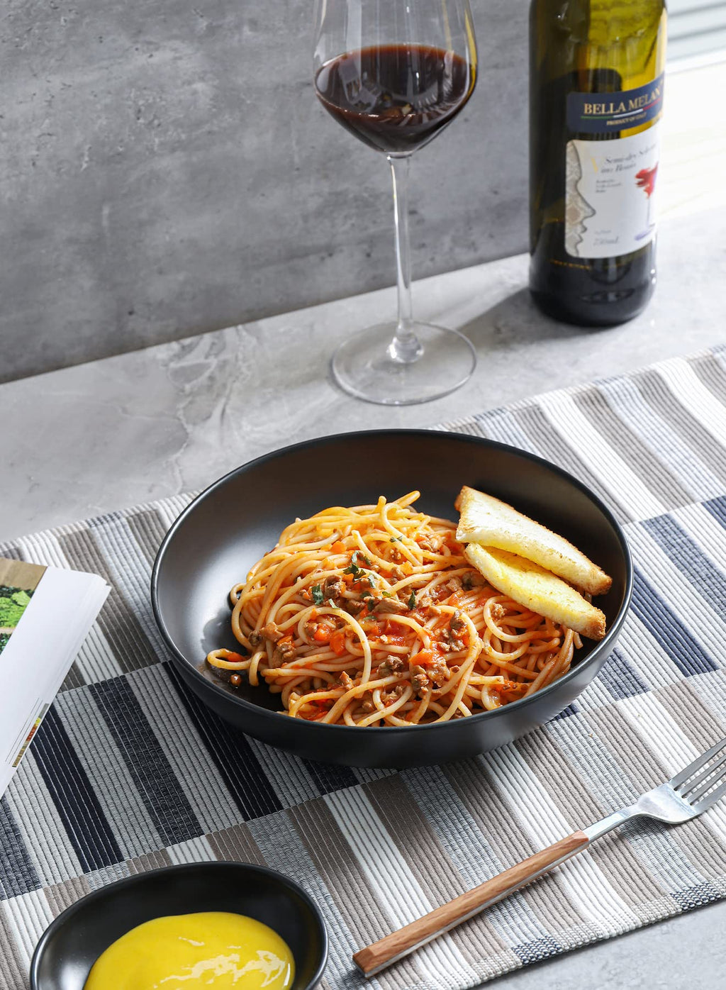 Matte Black Porcelain Pasta Bowls Set of 4 I658179