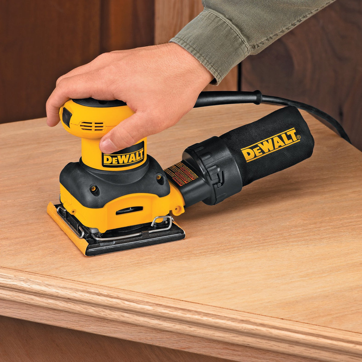 2.4 Amp 1/4 Sheet Palm Grip Sander with Cloth Dust Bag W83872